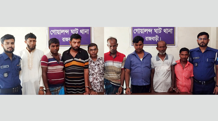 দৌলতদিয়ায় জুয়া খেলার সময় পুলিশের হাতে ৮জুয়ারী গ্রেপ্তার